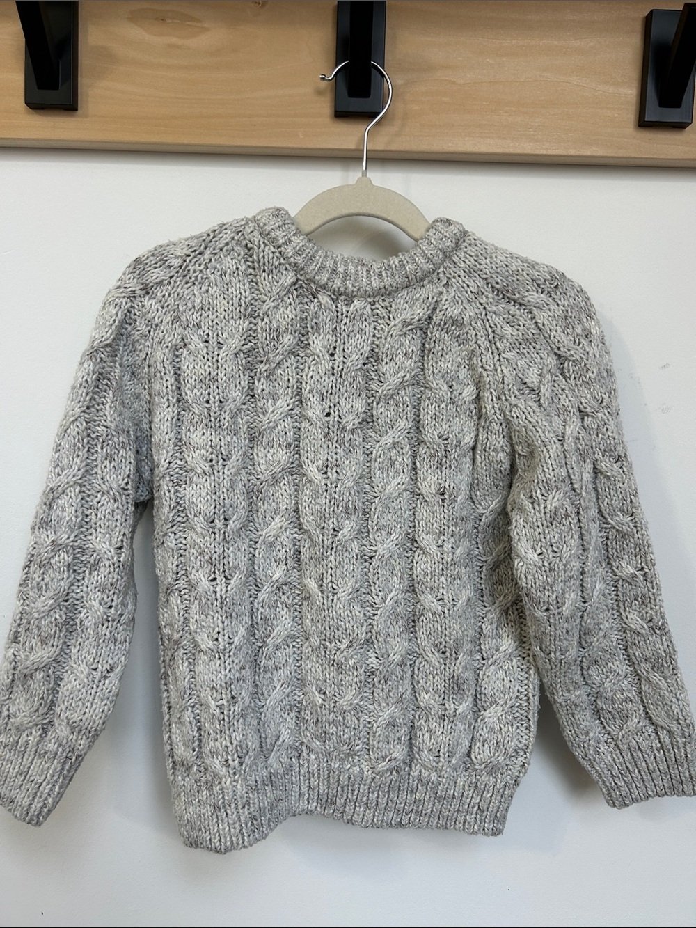 Boys size 4 Zara Cable Knit Sweater in Light Gray